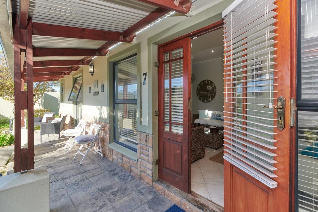 Fraai Uitzicht Struisbaai Apartment Exterior foto