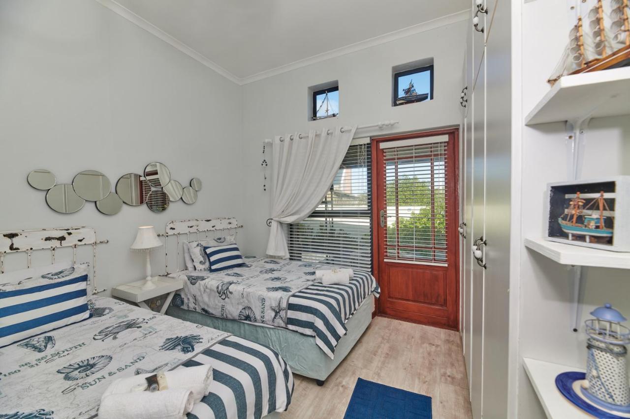 Fraai Uitzicht Struisbaai Apartment Exterior foto